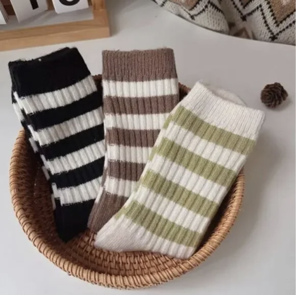 Cashmere Socks Under $20